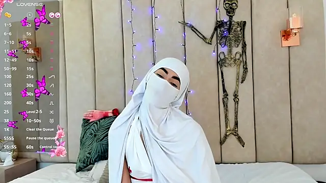  Zahiira  online show from October 31, 12:06 pm