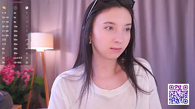 DaisyBlaze online show from April 1, 6:36 am