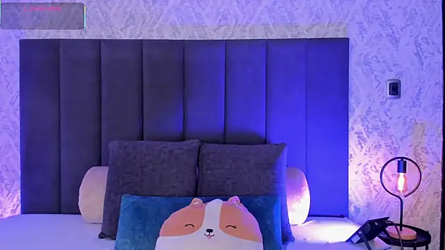 dana hazze online show from November 12, 6:52 pm