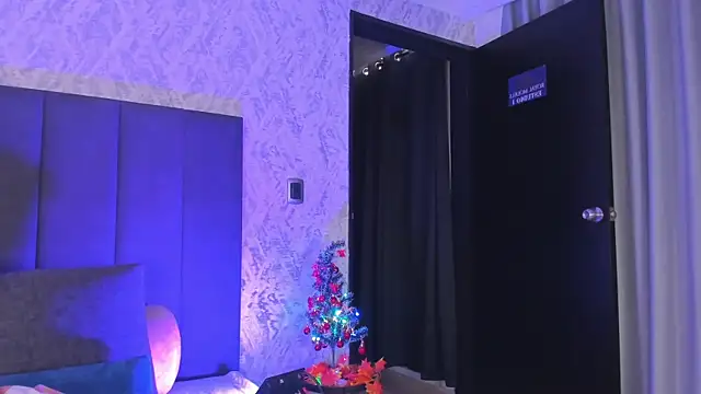 dana hazze online show from November 27, 8:44 pm