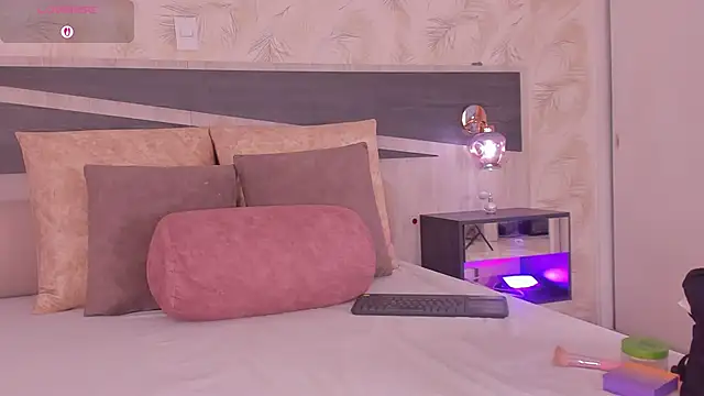 dana hazze online show from February 23, 5:27 am