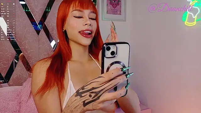 Snapshot of ScarlettRusso1 chatting on September 28, 12:21 pm ScarlettRusso1 online show from September 28, 12:21 pm