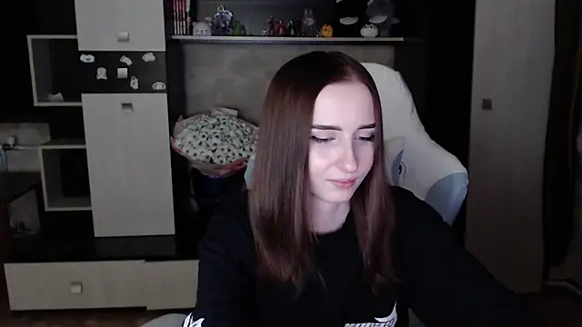 Cutti Crystal online show from October 22, 7:57 pm