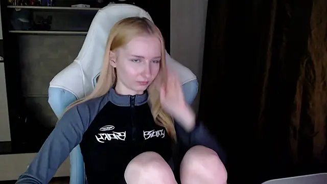 Cutti Crystal online show from March 25, 11:55 pm