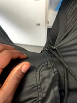 kamo012000 online show from November 26, 8:15 am