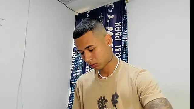  Logan Colton  online show from January 9, 9:27 pm