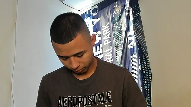  Logan Colton  online show from February 8, 4:54 pm