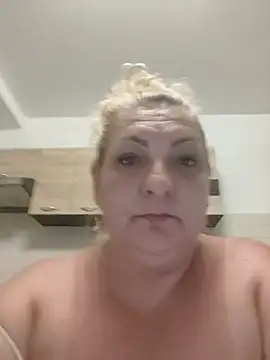 Snapshot of clarabbw47 chatting on June 21, 8:22 pm clarabbw47 online show from June 21, 8:22 pm