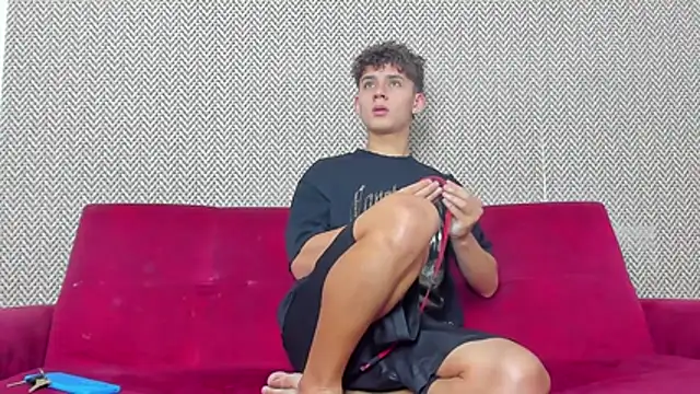 willy sexxx18 online show from February 24, 7:45 pm