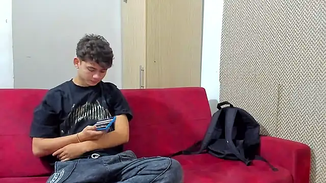 willy sexxx18 online show from April 17, 1:47 pm