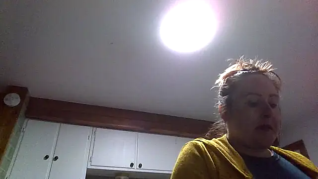 Snapshot of HarmonyRayWishes chatting on October 31, 4:57 am HarmonyRayWishes online show from October 31, 4:57 am