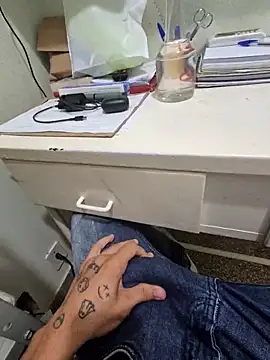 Saraiva2002 online show from December 16, 11:48 am