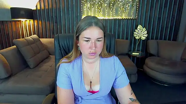 Snapshot of Sofii_darling chatting on July 17, 4:34 pm Sofii darling online show from July 17, 4:34 pm