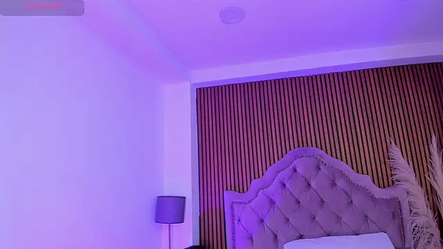 Starbutterflyy  online show from January 9, 5:21 am