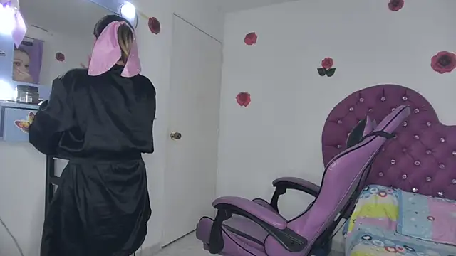 soffy rosses online show from March 26, 1:55 am