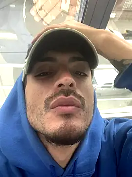 Snapshot of malek_xarx_ chatting on September 10, 1:44 pm malek xarx online show from September 10, 1:44 pm
