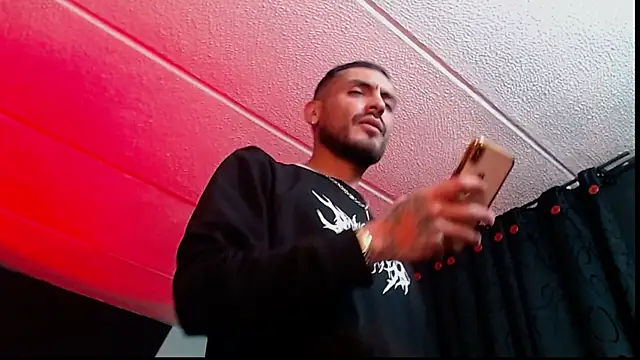 malek xarx  online show from October 29, 2:58 am