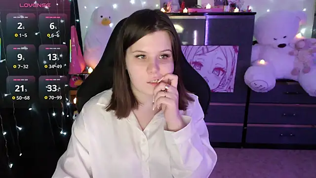 AmyVibess online show from December 5, 8:05 pm