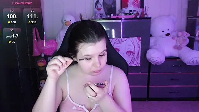 Snapshot of AmyVibess chatting on February 15, 8:05 pm AmyVibess online show from February 15, 8:05 pm