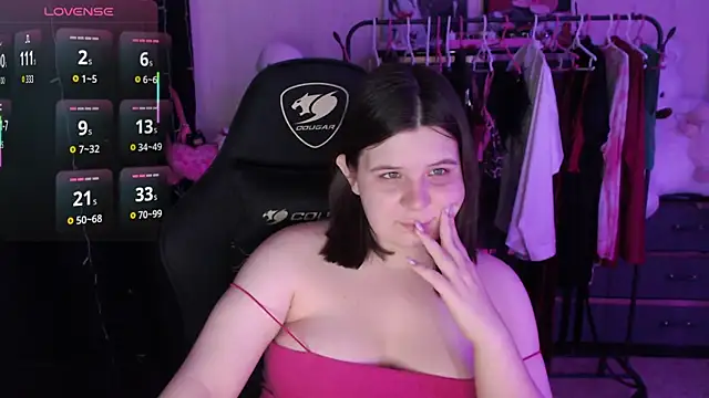 AmyVibess online show from June 18, 7:07 pm
