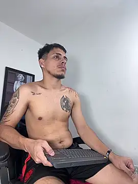 Luke Stone online show from April 5, 7:22 pm