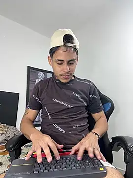 Luke Stone online show from April 16, 8:42 pm