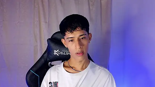 Danny cute 05 online show from February 14, 7:05 am