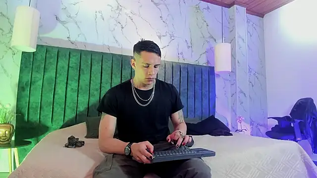 Dustin Sonne online show from February 13, 3:35 am