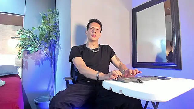 Snapshot of Dustin_Sonne chatting on June 30, 9:27 pm Dustin Sonne online show from June 30, 9:27 pm