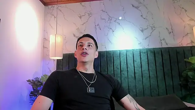 Snapshot of Dustin_Sonne chatting on July 8, 3:44 am Dustin Sonne online show from July 8, 3:44 am