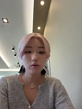 winter11 online show from February 7, 11:52 pm