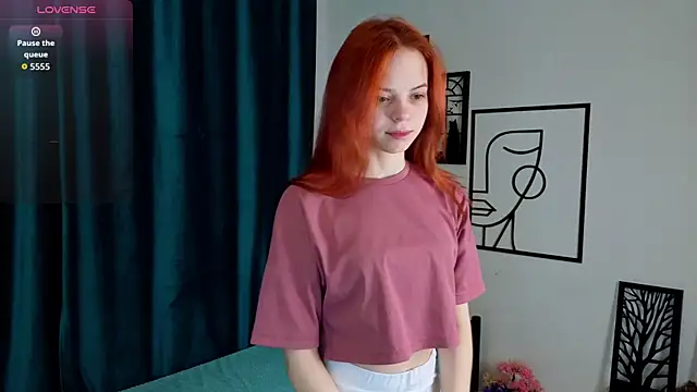 Snapshot of SynnoveBann chatting on November 17, 1:11 am SynnoveBann online show from November 17, 1:11 am