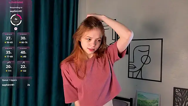 Snapshot of SynnoveBann chatting on February 18, 1:12 am SynnoveBann online show from February 18, 1:12 am