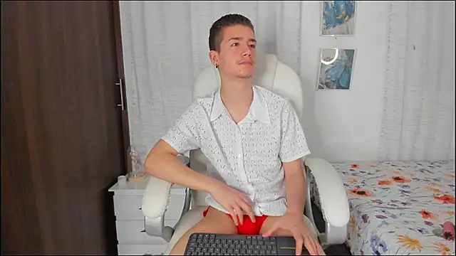 ThiagooJames online show from September 9, 12:43 am