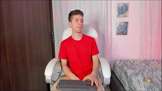 ThiagooJames online show from October 6, 1:58 am