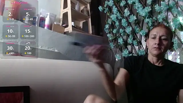 darling hott online show from February 5, 10:31 am