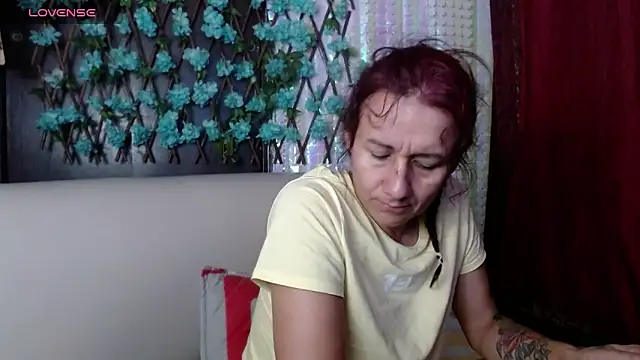 darling hott online show from May 28, 10:01 am