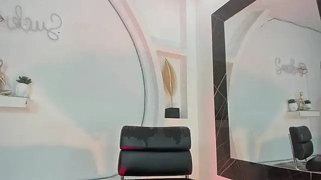 Vicky Hottman online show from December 2, 4:40 am