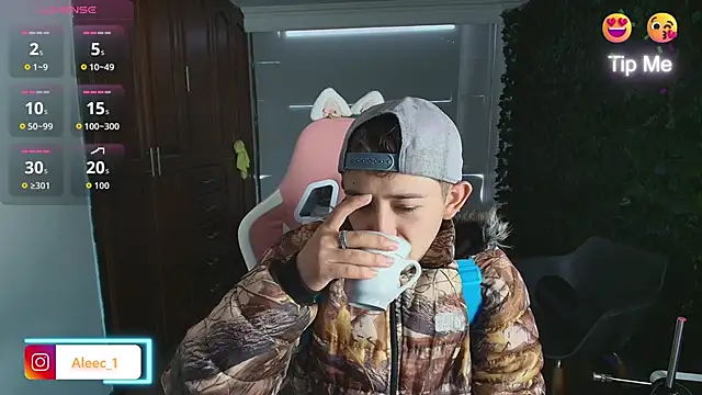 Aleecandrews online show from October 16, 7:04 pm