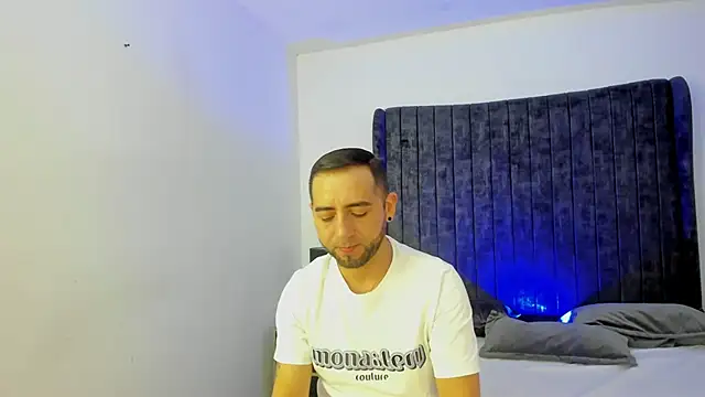 Snapshot of Lushian_ chatting on June 12, 5:23 pm Lushian online show from June 12, 5:23 pm