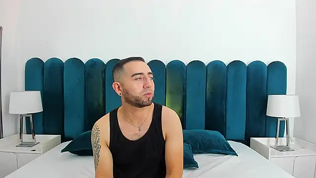 Snapshot of Lushian_ chatting on June 16, 4:20 pm Lushian online show from June 16, 4:20 pm