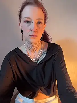 Snapshot of Seductively4_20 chatting on March 31, 8:37 am Seductively4 20 online show from March 31, 8:37 am