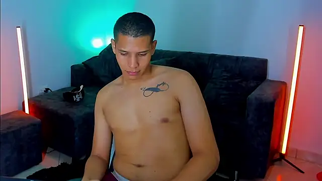 Snapshot of Latin_Boyss_ chatting on October 11, 9:24 pm Latin Boyss  online show from October 11, 9:24 pm
