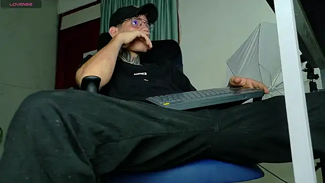 david huge online show from March 23, 7:51 pm