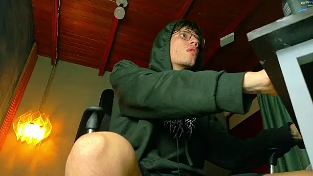 david huge online show from April 18, 7:23 am