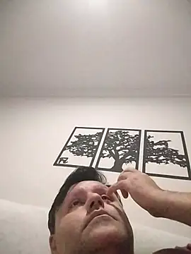 LeoMaduroSP online show from November 12, 3:51 am