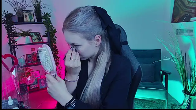 AvaDaviis online show from September 24, 11:02 am