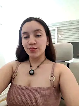 Snapshot of KattyHotson chatting on May 4, 9:44 pm KattyHotson online show from May 4, 9:44 pm