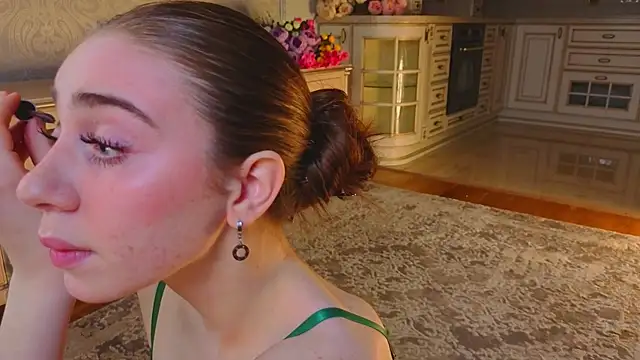 EadlinGillim online show from September 25, 3:21 am