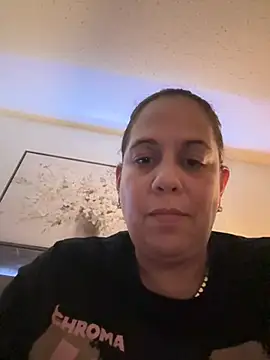 Snapshot of PrettyKittyMia chatting on April 12, 9:20 pm PrettyKittyMia online show from April 12, 9:20 pm